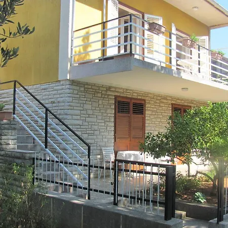 Ana & Marko-island Nyaraló *