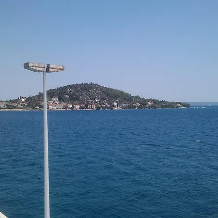 펜션 Ana & Marko-island Osljak