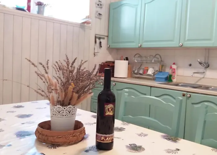 Ana & Marko-island Nyaraló