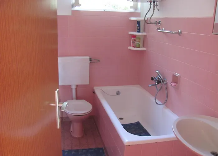 Ana & Marko-island Nyaraló