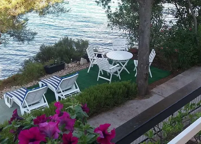 Ana & Marko-island Nyaraló